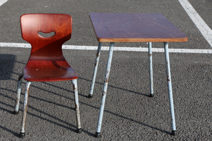 Bureau et chaise enfant GALVANITAS OOSTERHOUT