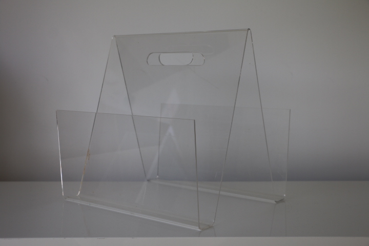 Porte-revues plexiglas transparent