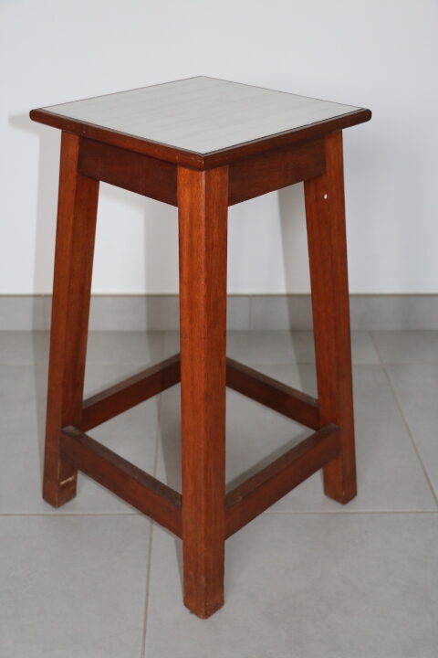 Tabouret hêtre et formica 610mm