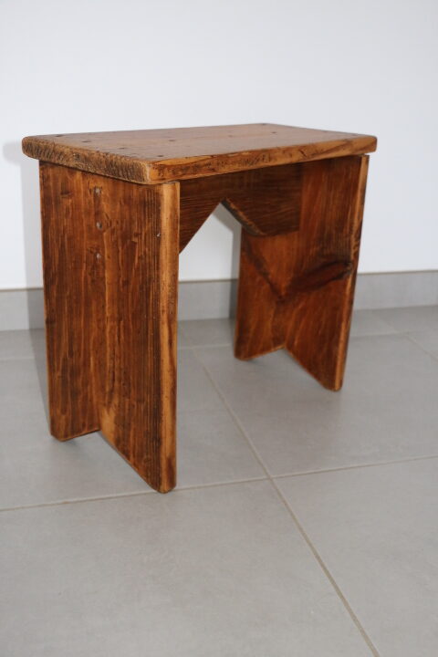 Tabouret /repose pieds bois patiné