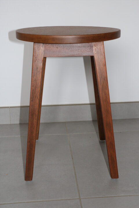Tabouret chêne foncé 462mm (RESERVE)