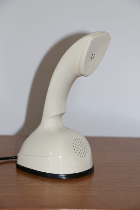 Téléphone ERICSSON cobra crème 1954