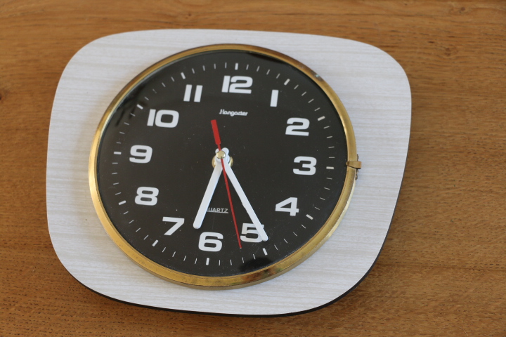 Horloge murale Hangarter formica 