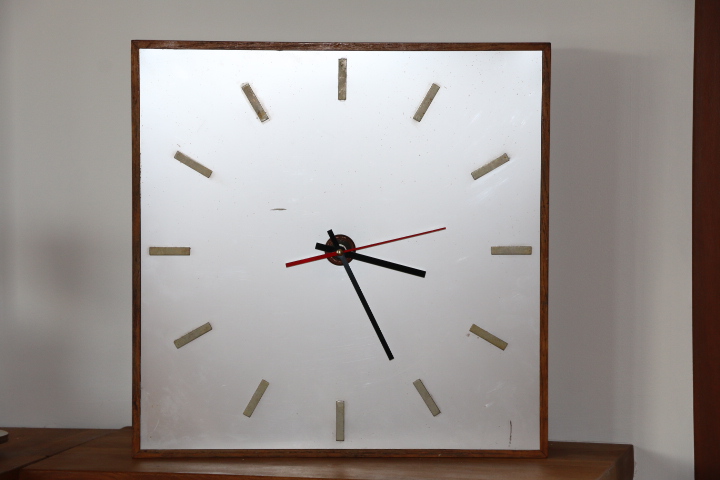 Horloge BRILLIE XXL bois plexiglass et laiton