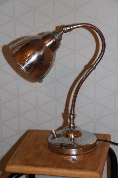 Lampe chromée vers 1930