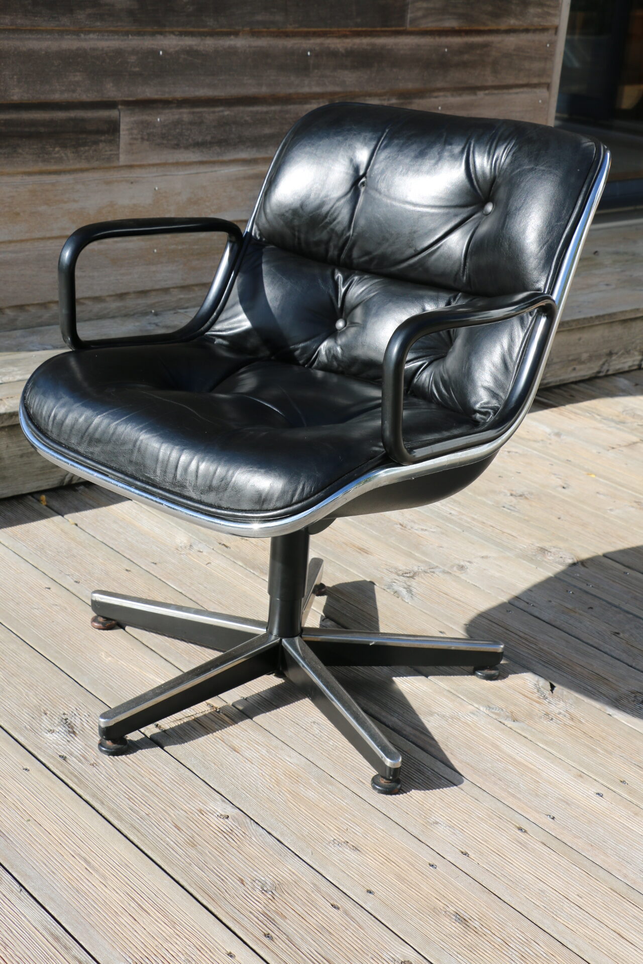 Fauteuil POLLOCK cuir noir inclinable embouts fixes