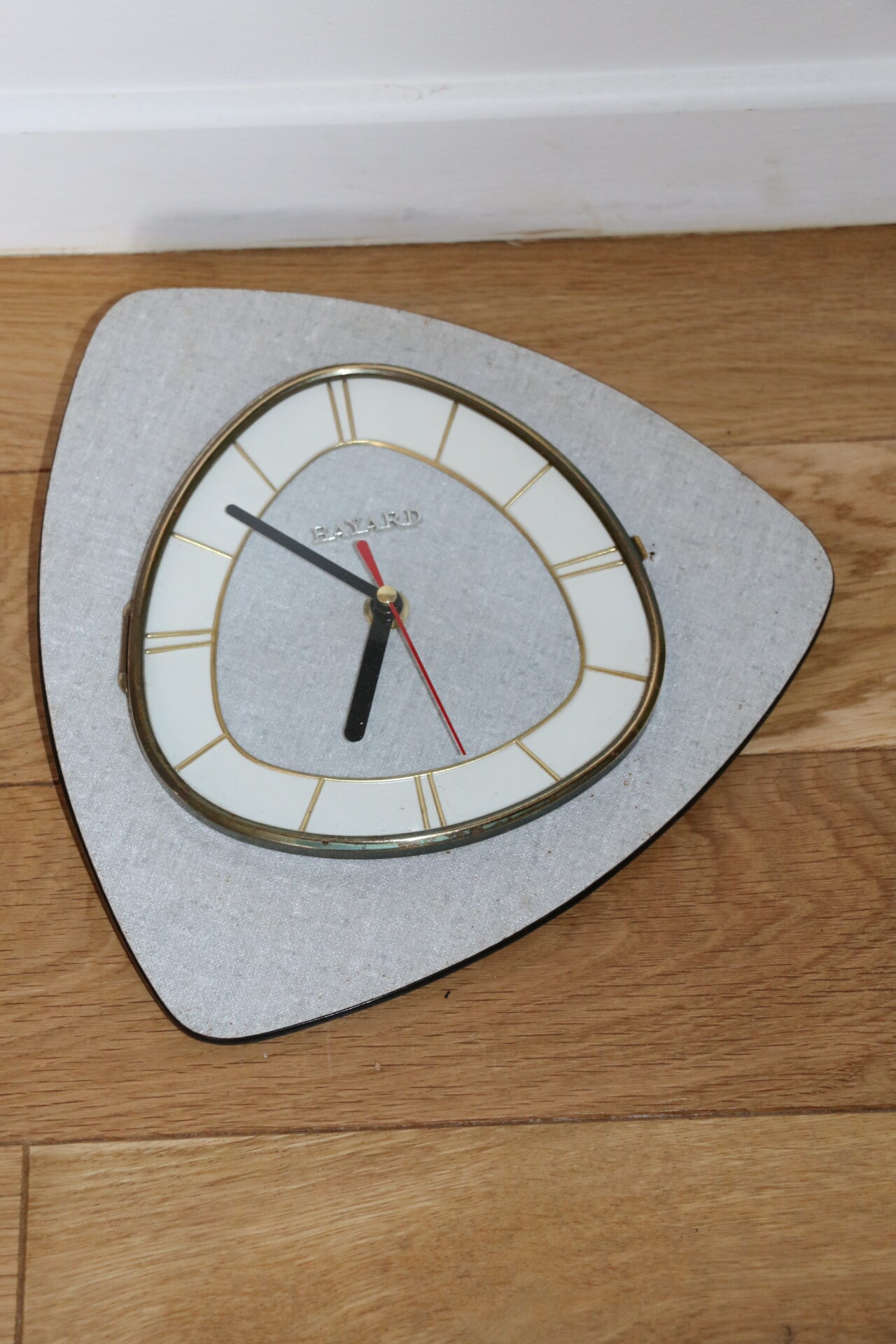 Horloge murale BAYARD formica gris