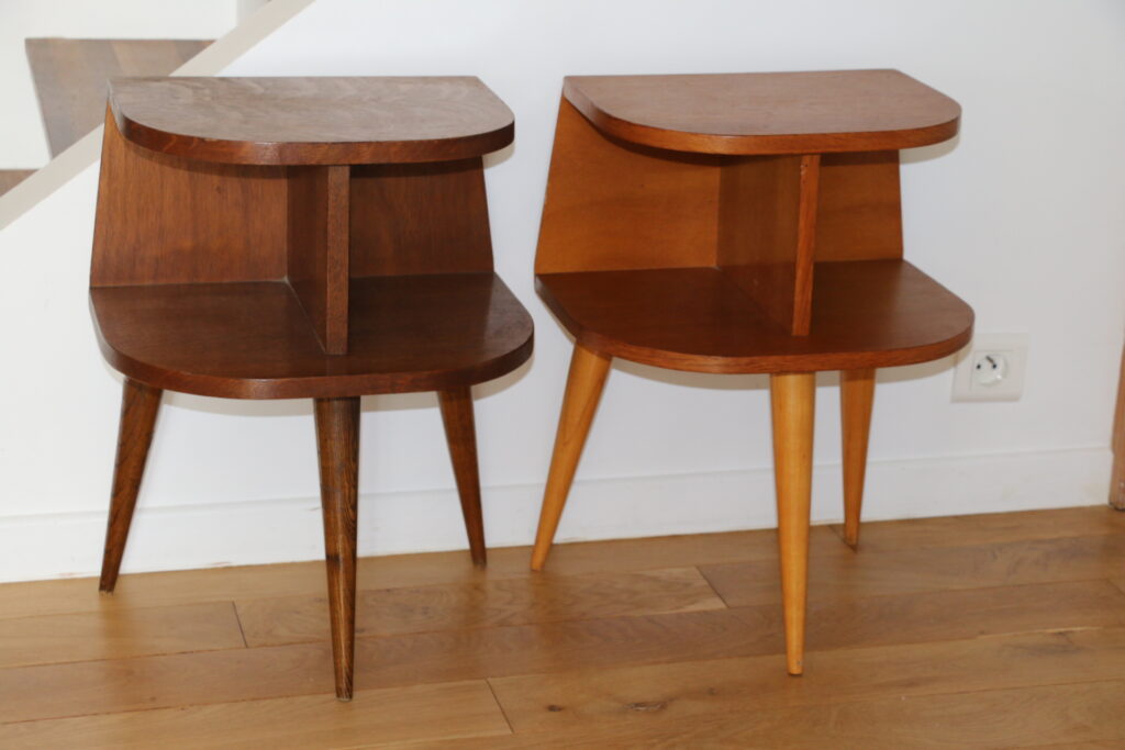 2 chevets tripode plaqué chêne 1950