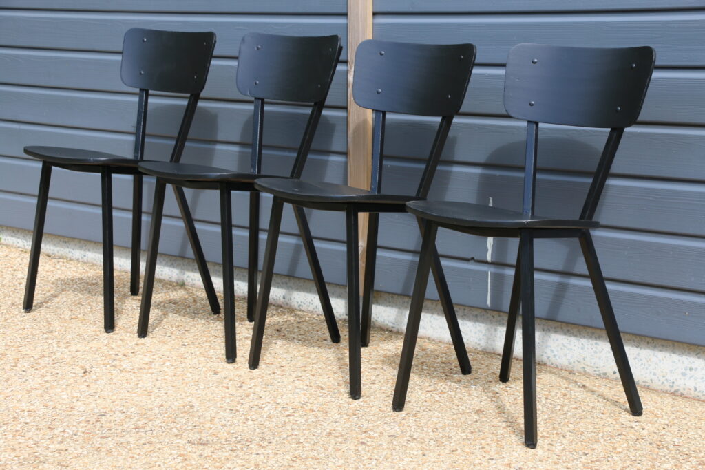 4 chaises métal et bois noires