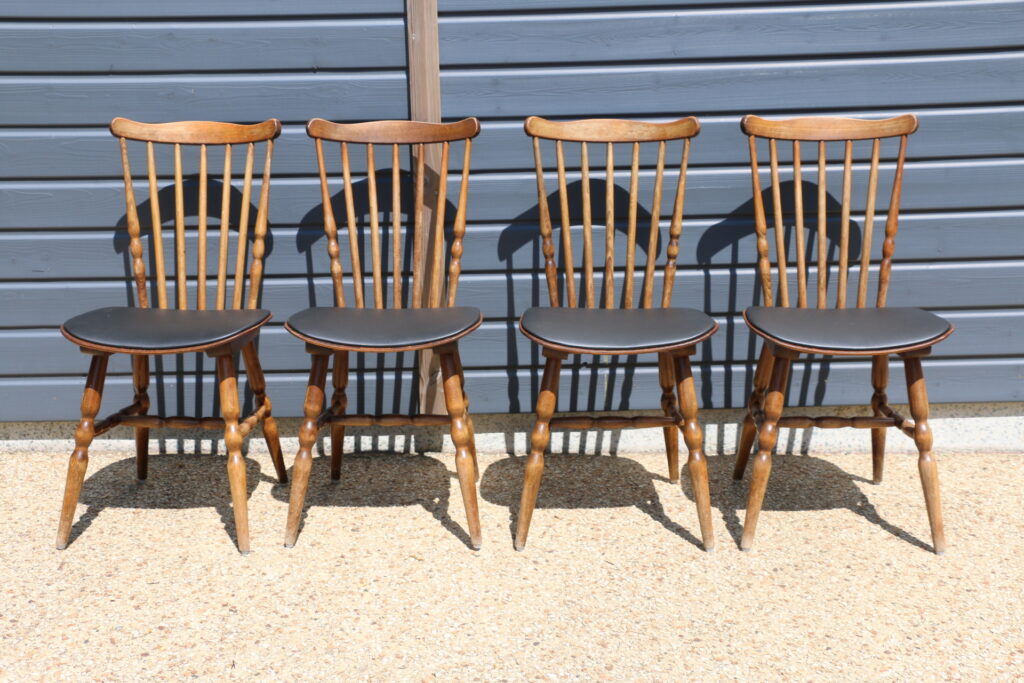 4 chaises BAUMANN Tacoma skaï noir hêtre foncé