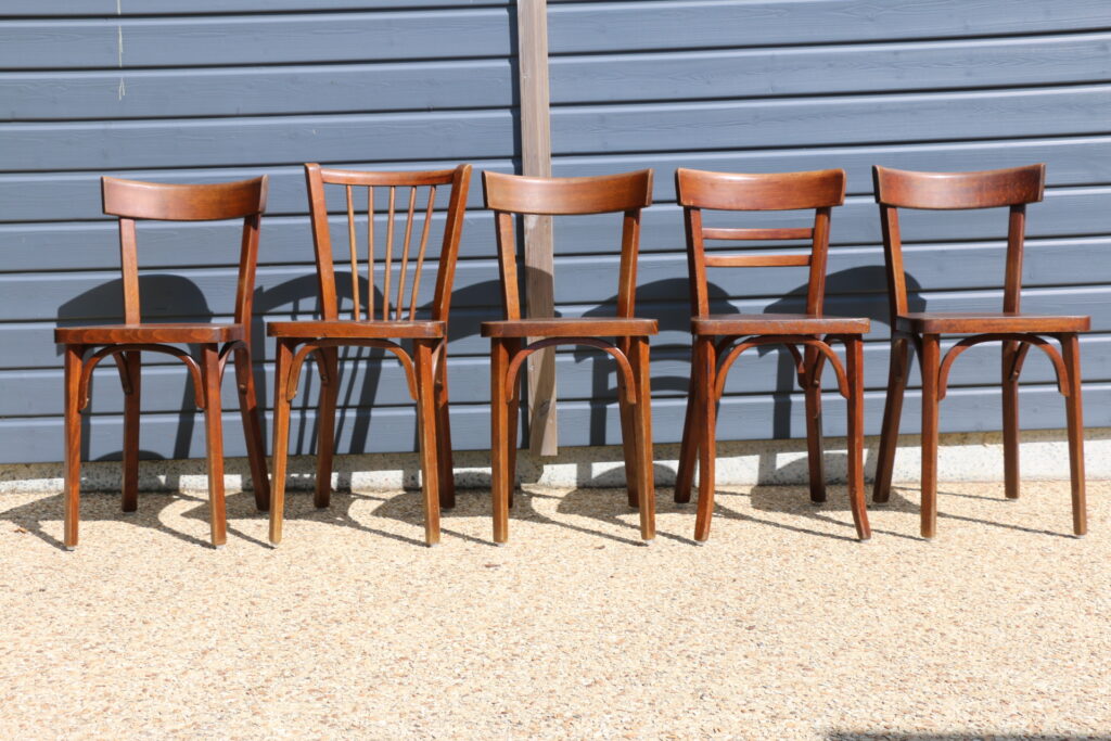 3 chaises BAUMANN N°18 hêtre foncées