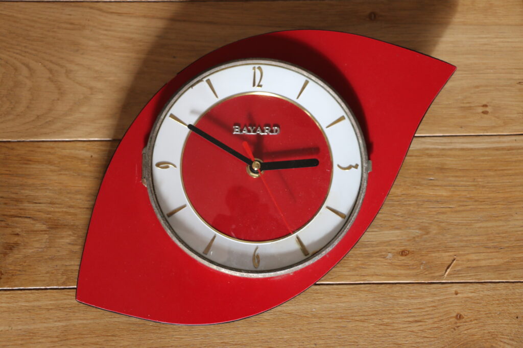 Horloge murale BAYARD formica rouge