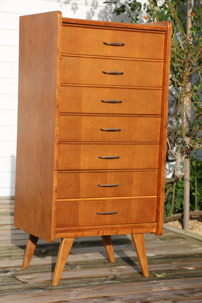Chiffonnier 7 tiroirs chêne clair 1960