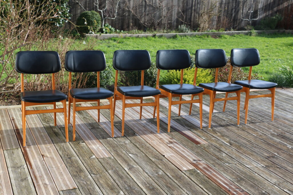 6 chaises Stella skaï noir hêtre clair