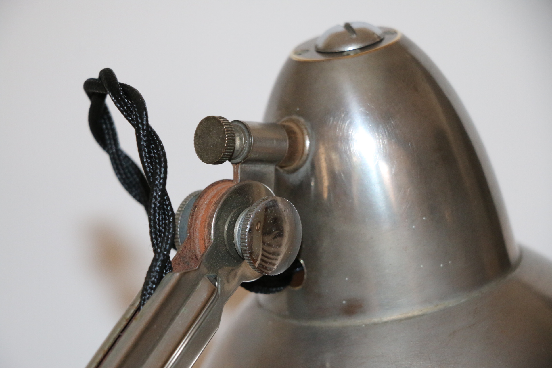 Pied de lampe vintage en osier
