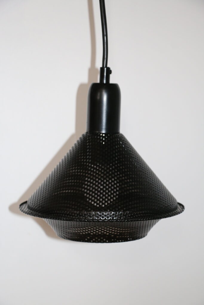 Suspension perforée métal noir 1980