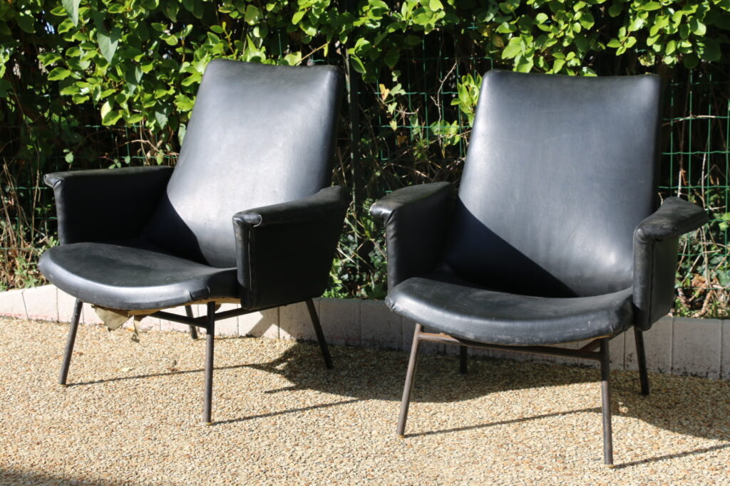 Paire de fauteuils Steiner SK660 à refaire