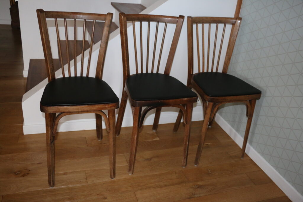 3 chaises BAUMANN N°12 skaï noir hêtre foncé