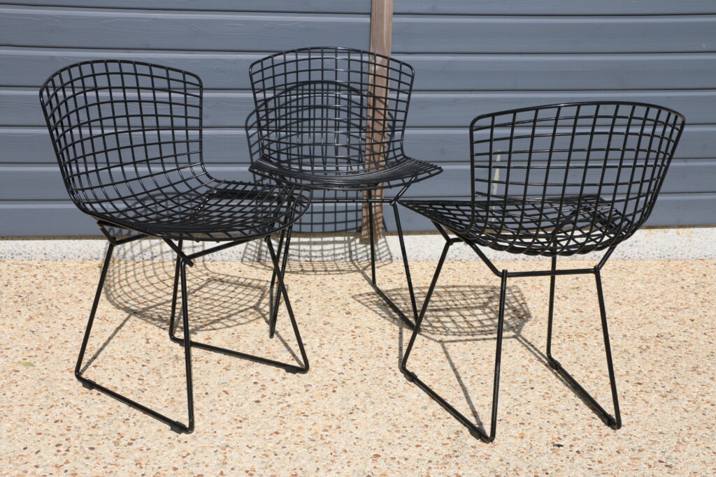 3 chaises Bertoia noires Knoll