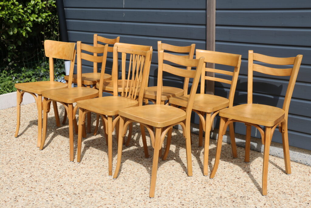 Série de 9 chaises Baumann hêtre clair 1960