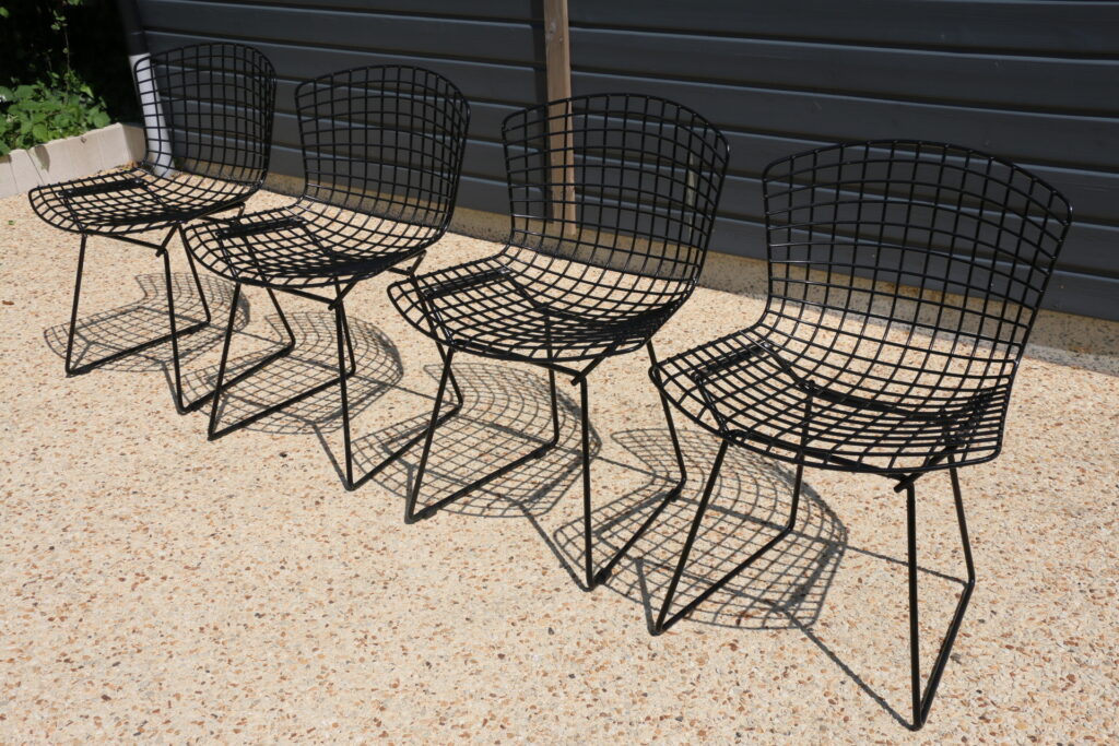 4 chaises Bertoia noires Knoll