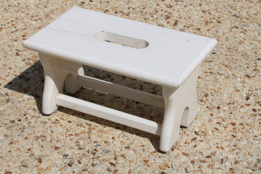 Tabouret /repose pieds blanc
