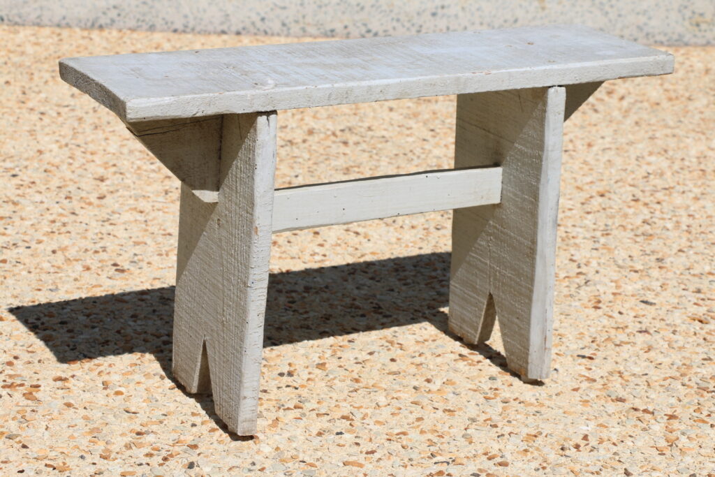 Tabouret /repose pieds bleu artisanal