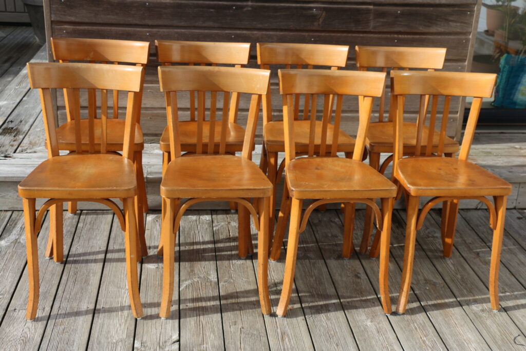9 chaises Baumann N°27 hêtre clair
