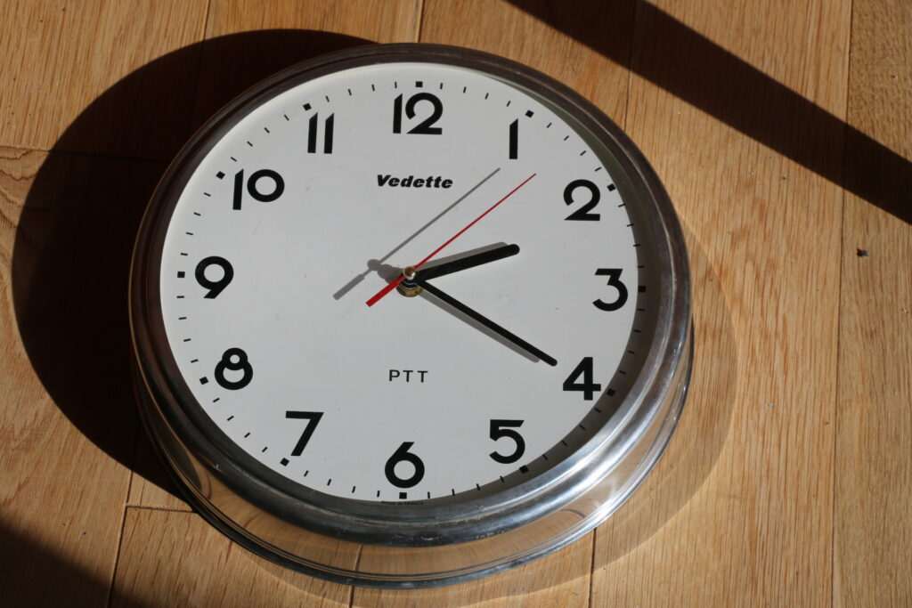 Horloge murale VEDETTE acier chromé PTT 1976
