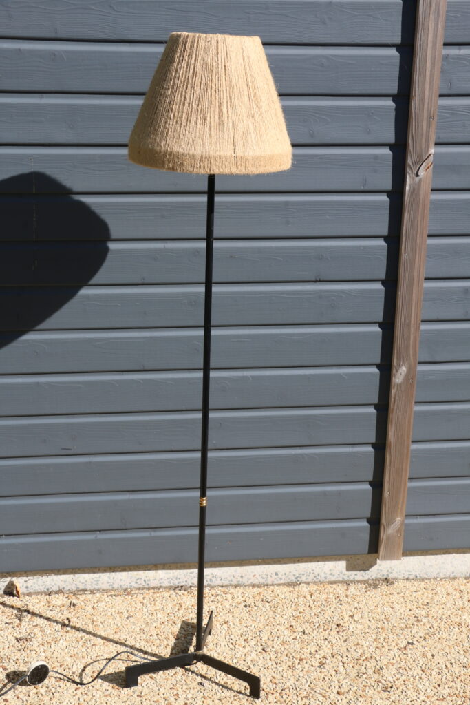 Lampadaire moderniste métal bois